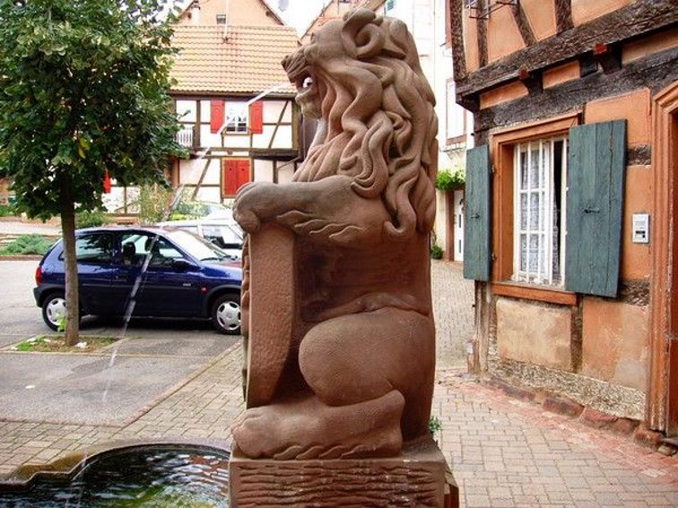 Fontaine lion , Bouxwiller , 4 , Sculpture monumentale. Cabreraun